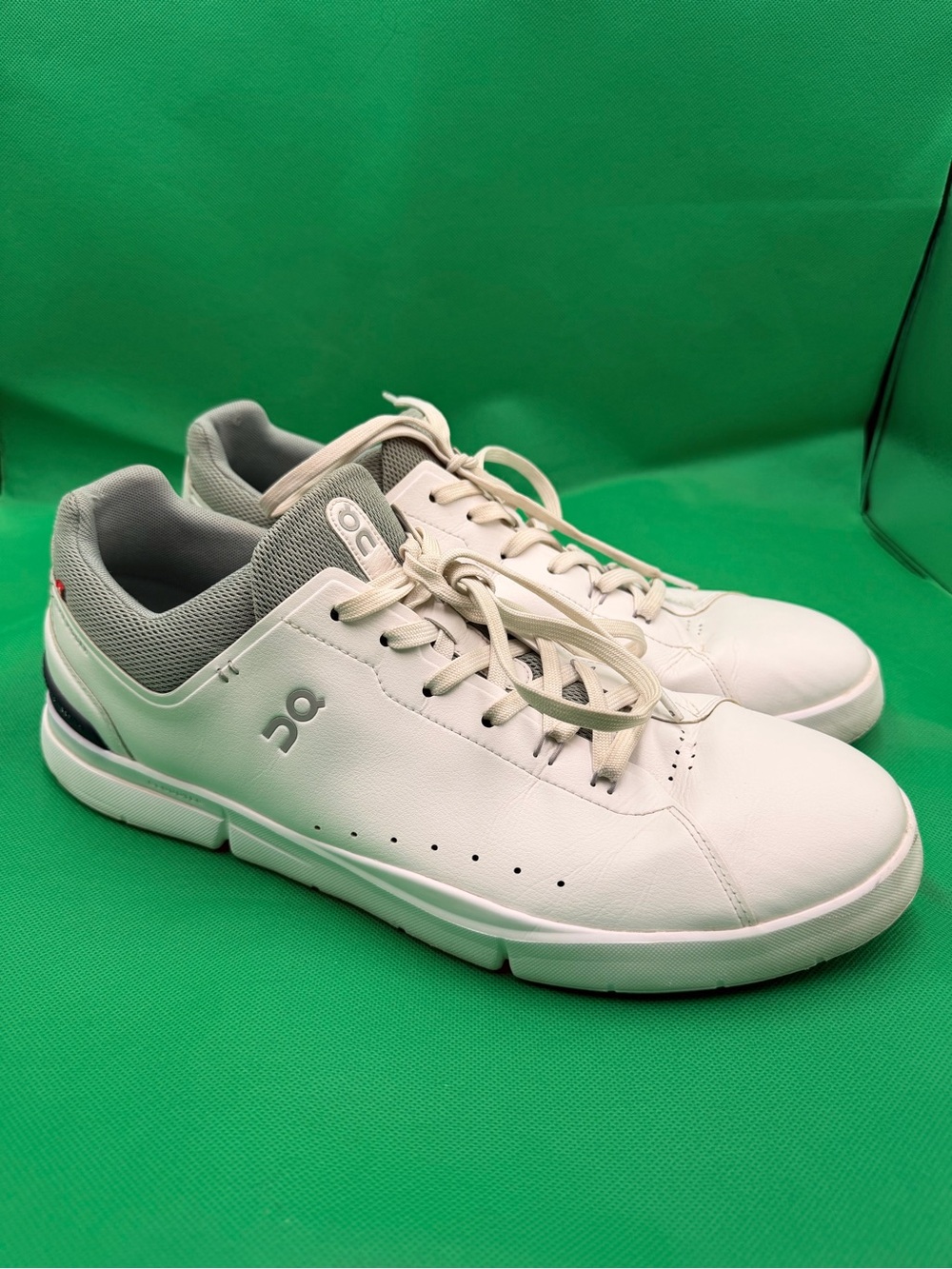 On Running Men's The Roger Advantage, White Leather Sneakers with Gray Collar